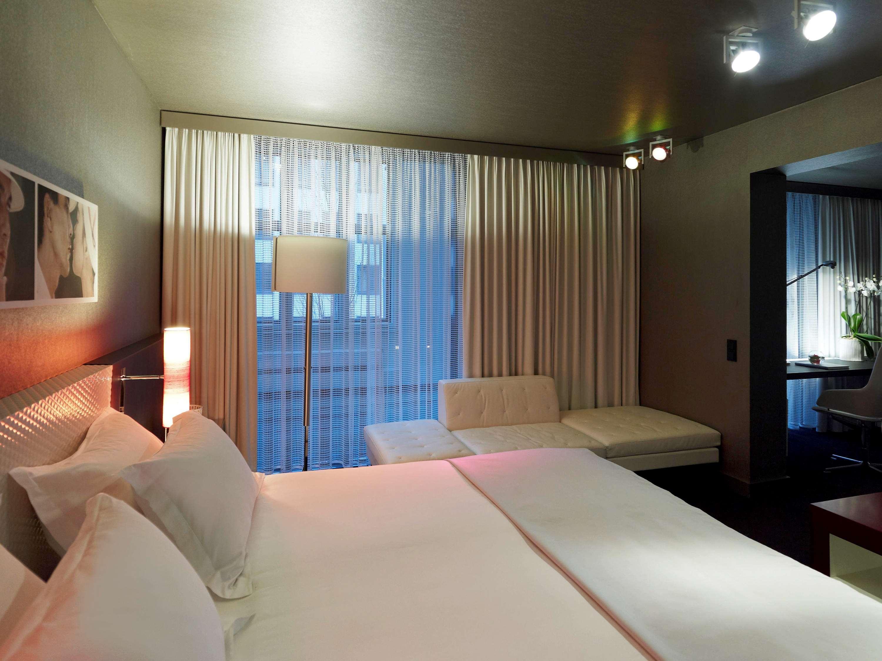 Sofitel Munich Bayerpost Hotel Exterior foto A room at the hotel