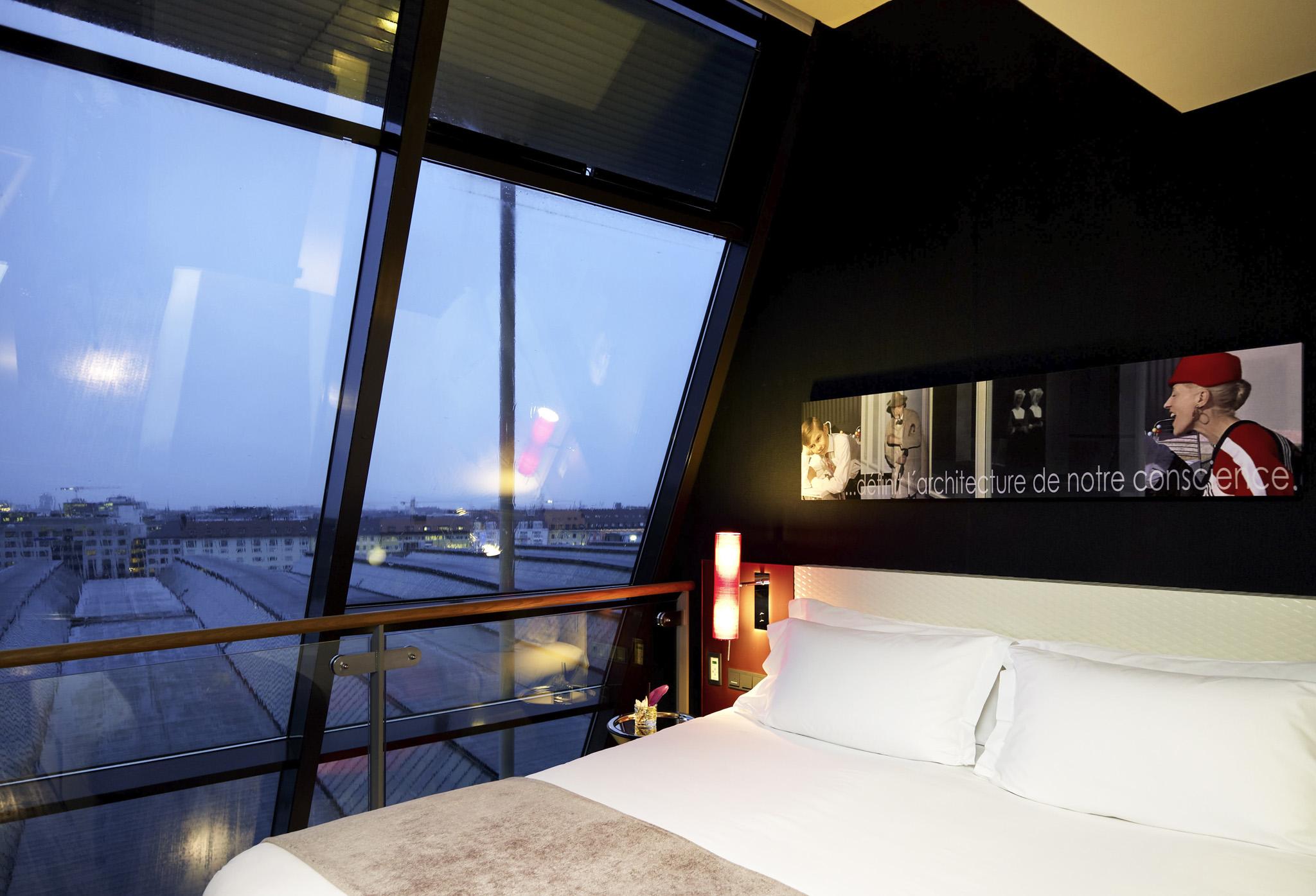 Sofitel Munich Bayerpost Hotel Exterior foto A room at the airport hotel
