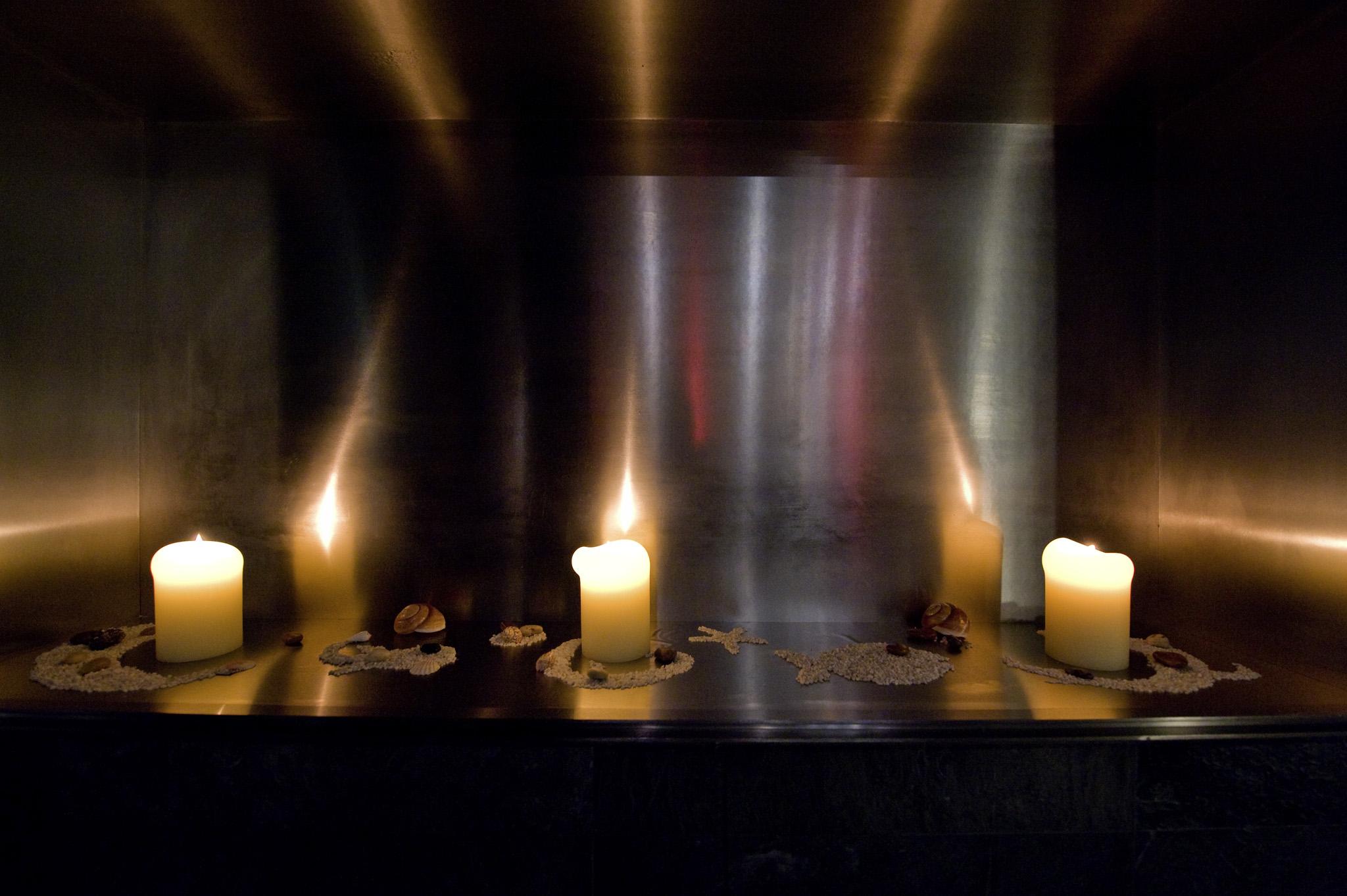 Sofitel Munich Bayerpost Hotel Exterior foto Candles at the memorial